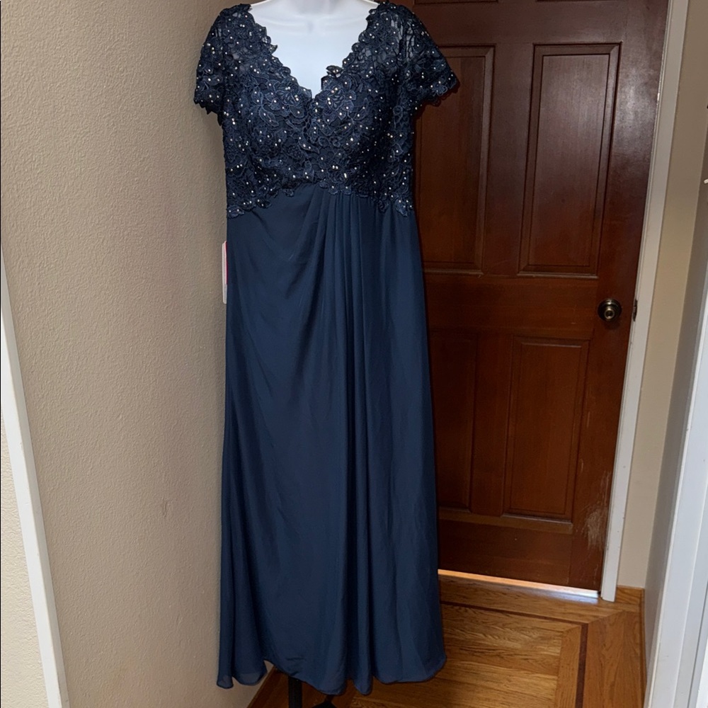 NWT JJs House Formal Wedding Maxi Dress with Lace Rhinestone Detail Navy Sz 12